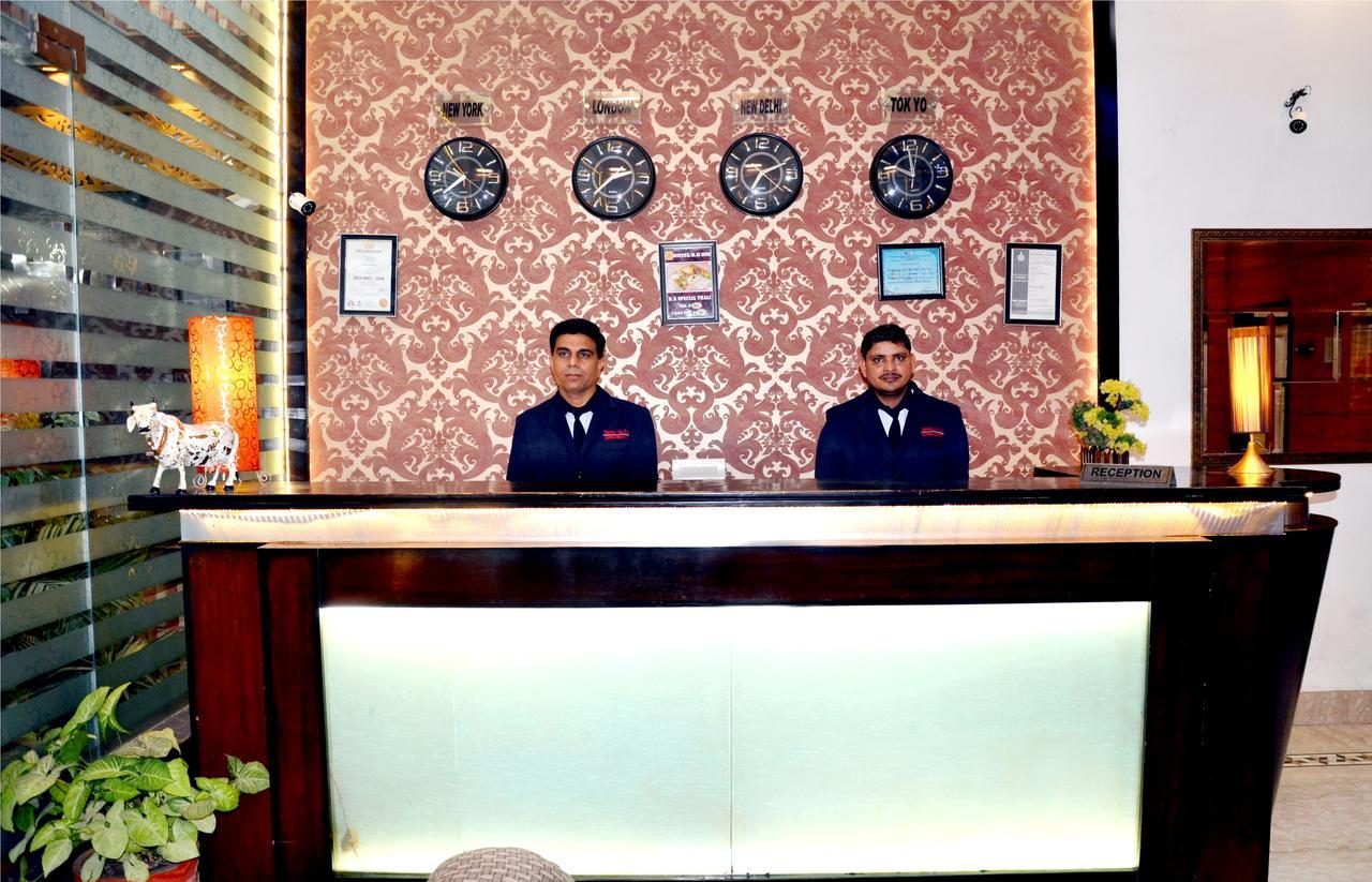 Hotel B.R. Inn Panipat Exterior photo